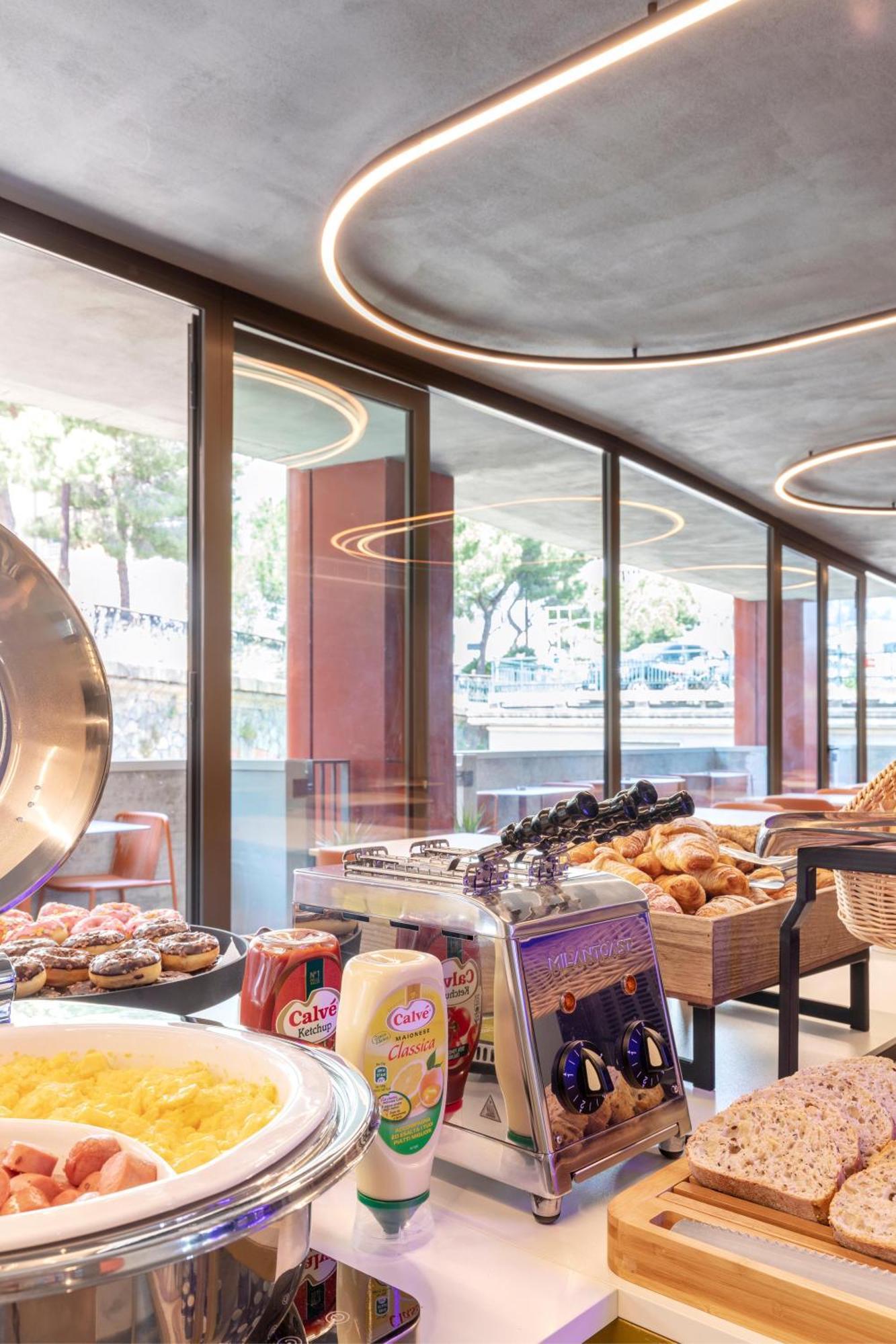 Center Hotel Genova